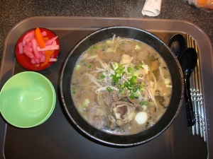 디저트로 다양한 맛의 크레페까지! 꽤 훌륭하다. (쑹양)