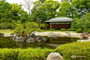 니노마루 정원(Ninomaru Garden)의 연못. 같은 이름의 니노마루 궁전 옆에 있으며, 니조 성의 일부입니다. (Photo by Andrew Fung)